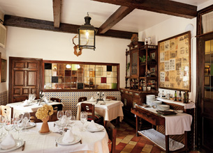Restaurante Mesón–Taberna La Cueva